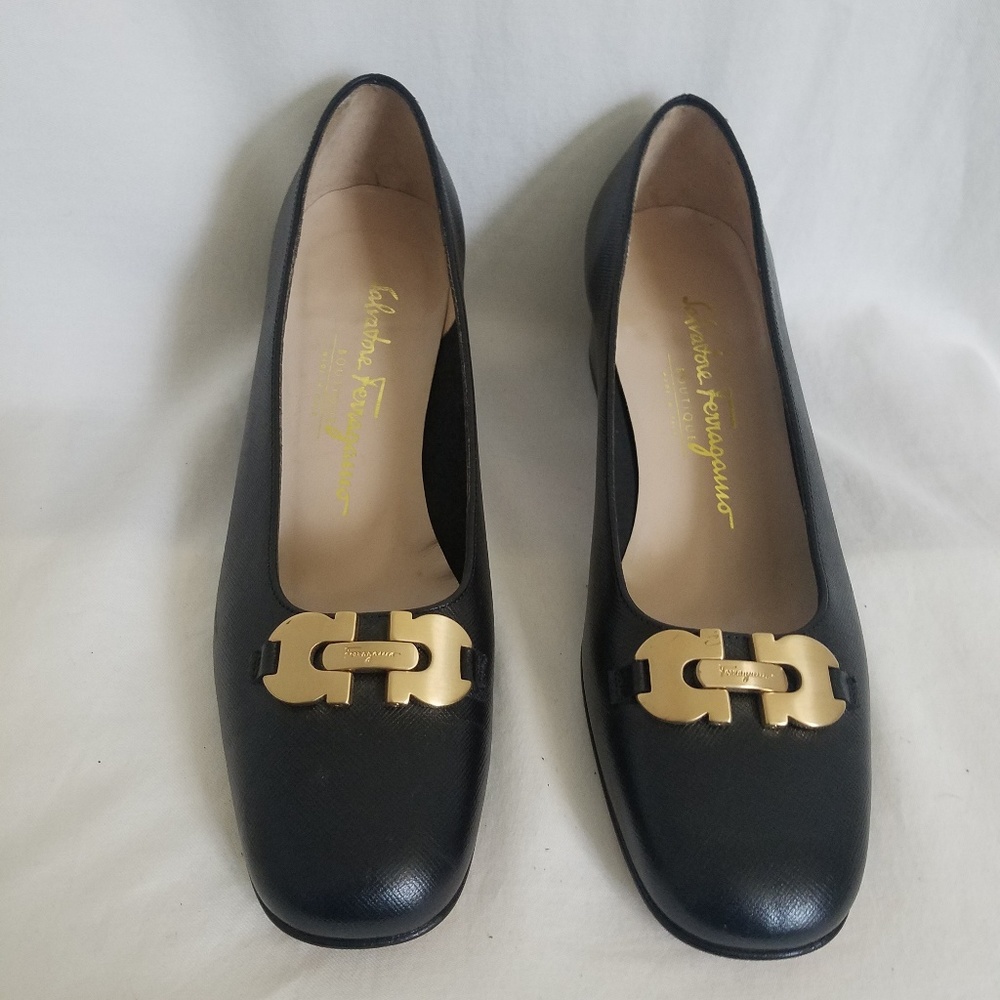 Salvatore Ferragamo Black Textured Leather Pumps